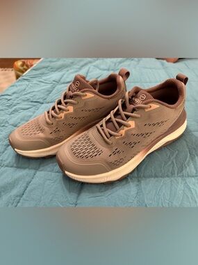 Magellan Outdoors NEW Women's Taupe/Purple Lightweight Trail Sneakers
